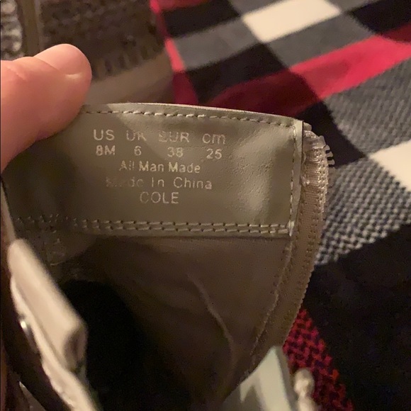 Rustic ankle boots - Picture 4 of 4